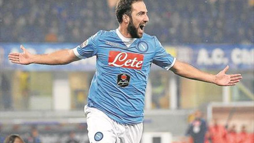 Higuaín llega a la Juventus por 90 millones de euros