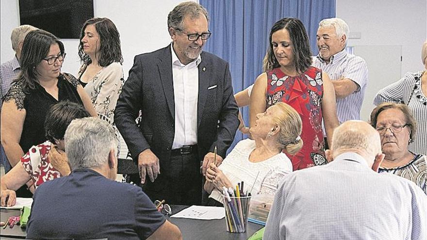 Martí inicia en Albocàsser su recorrido por el interior