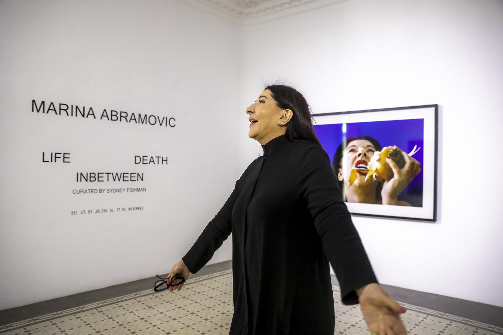 Marina Abramović in der Galerie Horrach Moya in Palma de Mallorca