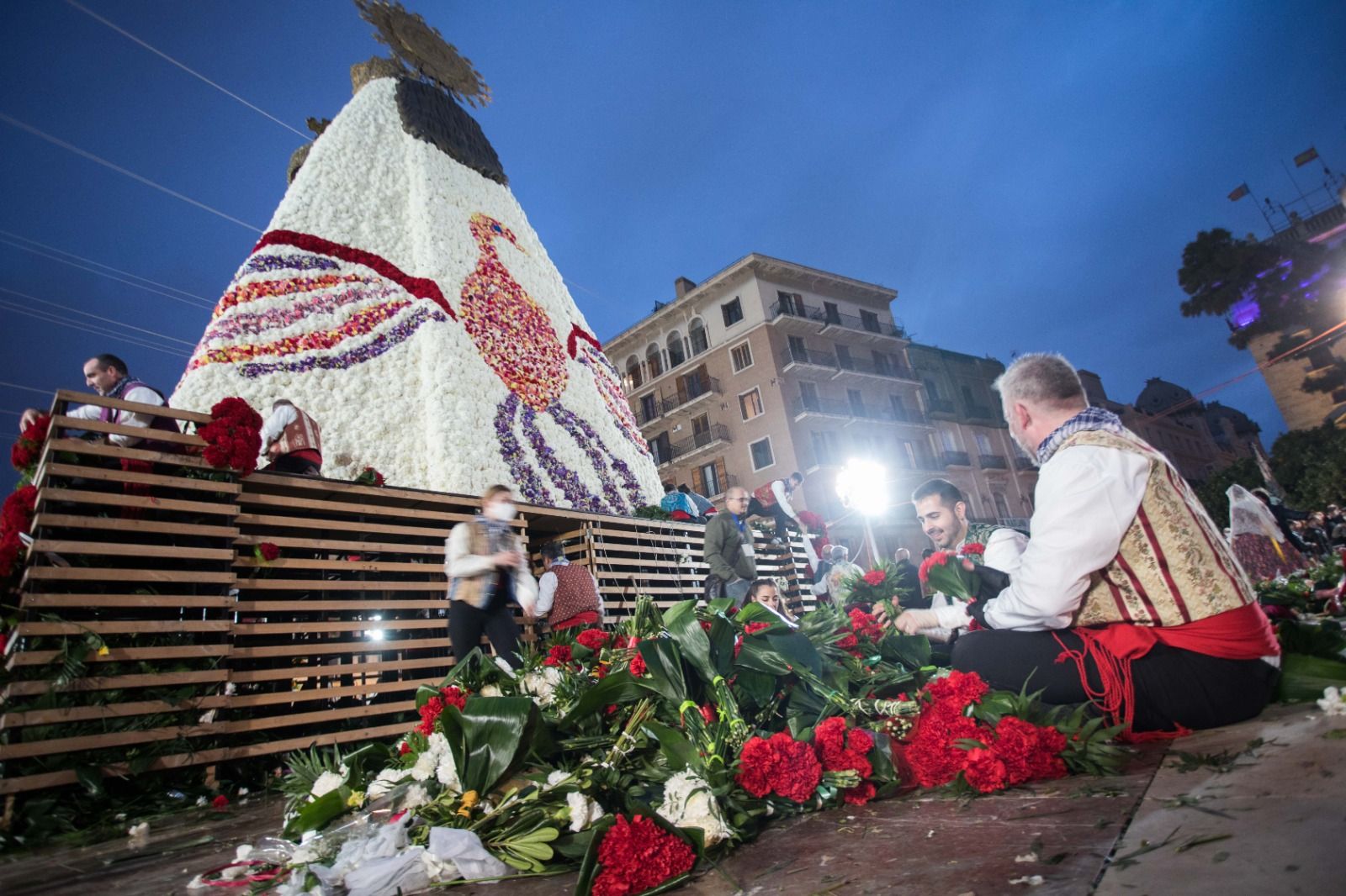 Manto de la Virgen de las Fallas 2022