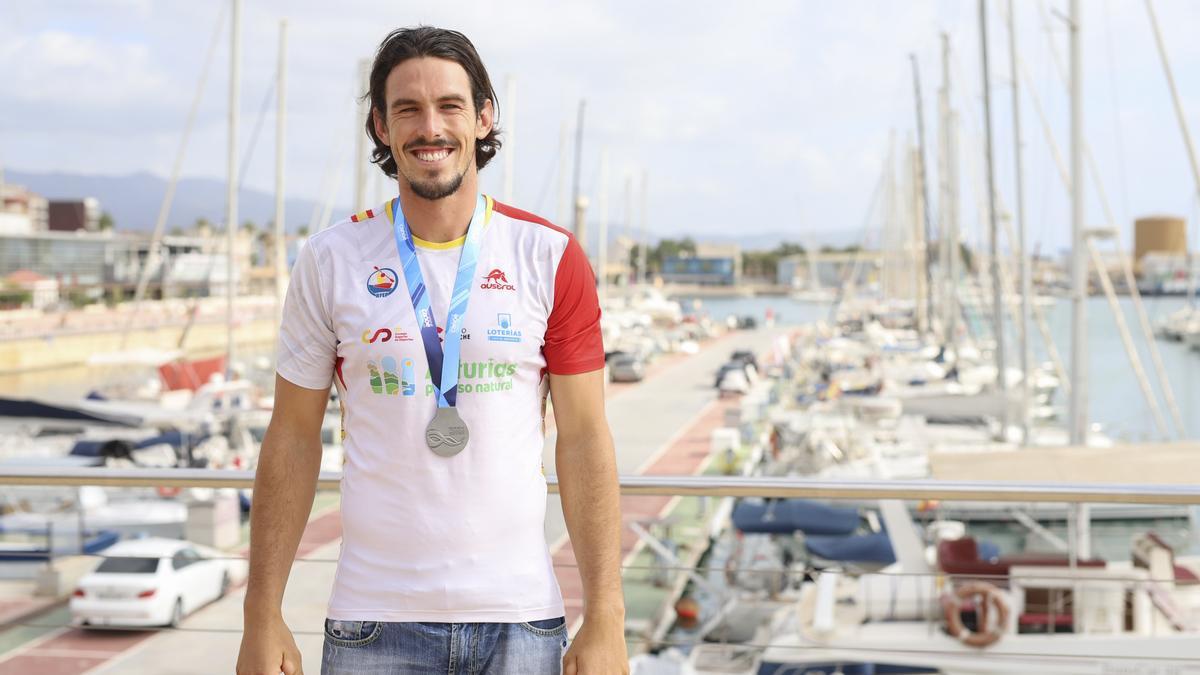 Alejandro Valls, fisioterapeuta deportivo y medalla de plata en Mundial absoluto.