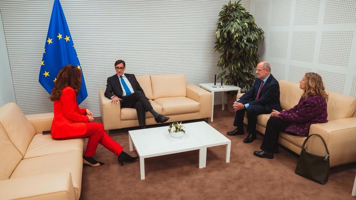 El president de la Generalitat, Salvador Illa, reunido este jueves en Bruselas