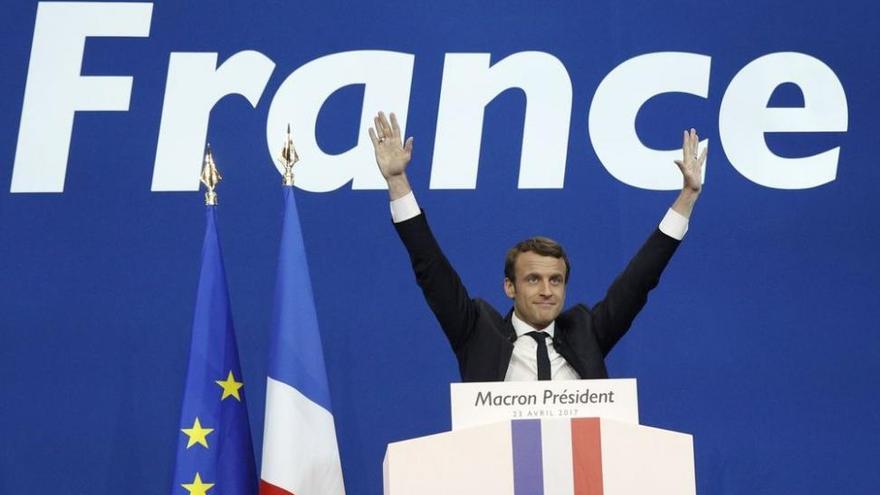 Macron y Le Pen, en la carrera hacia el Elíseo