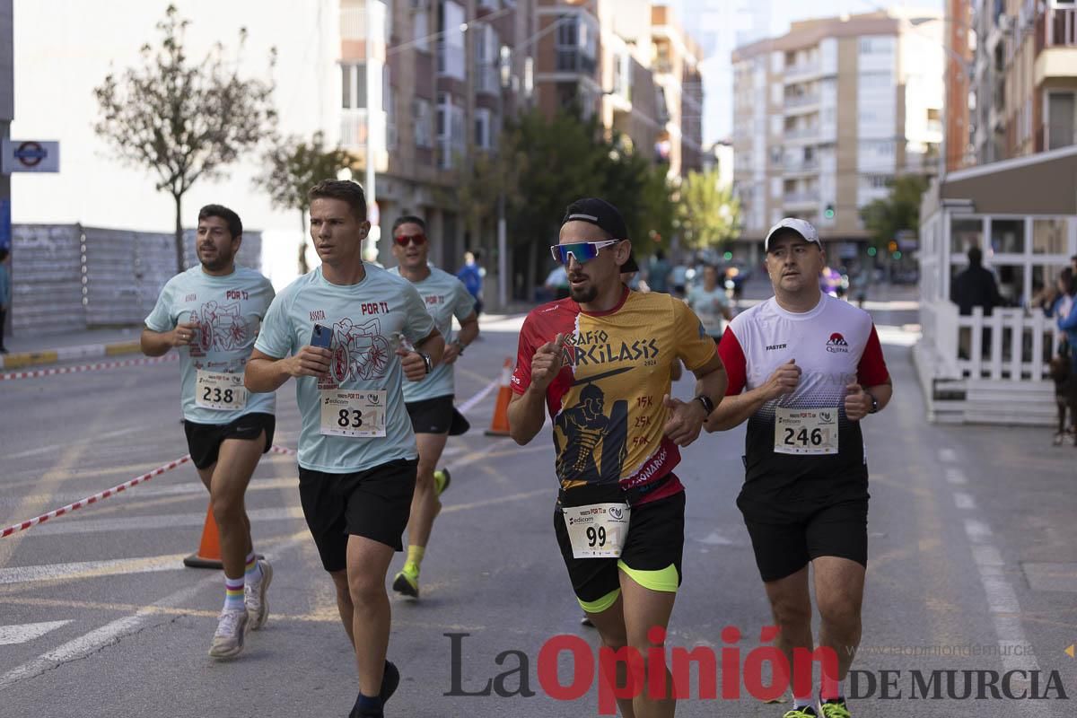 Carrera '10K Assota por ti' en Caravaca (salida y giro primera vuelta)