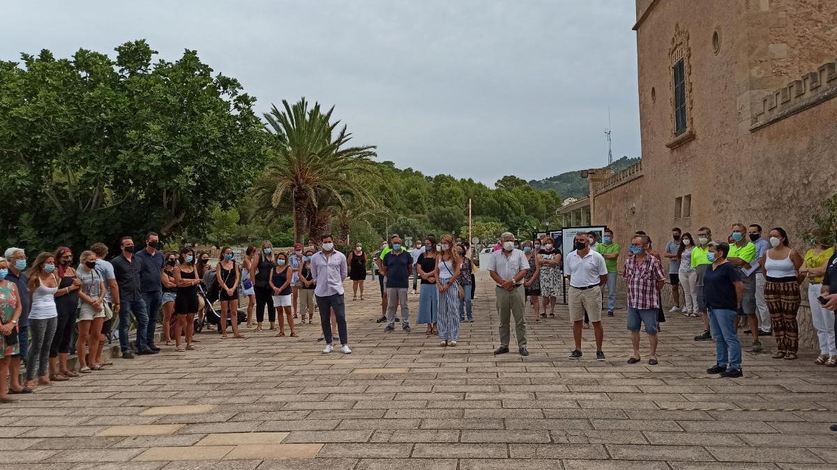 Minuto de silencio en el Ayuntamiento de Andratx en memoria de Fernando Garfella