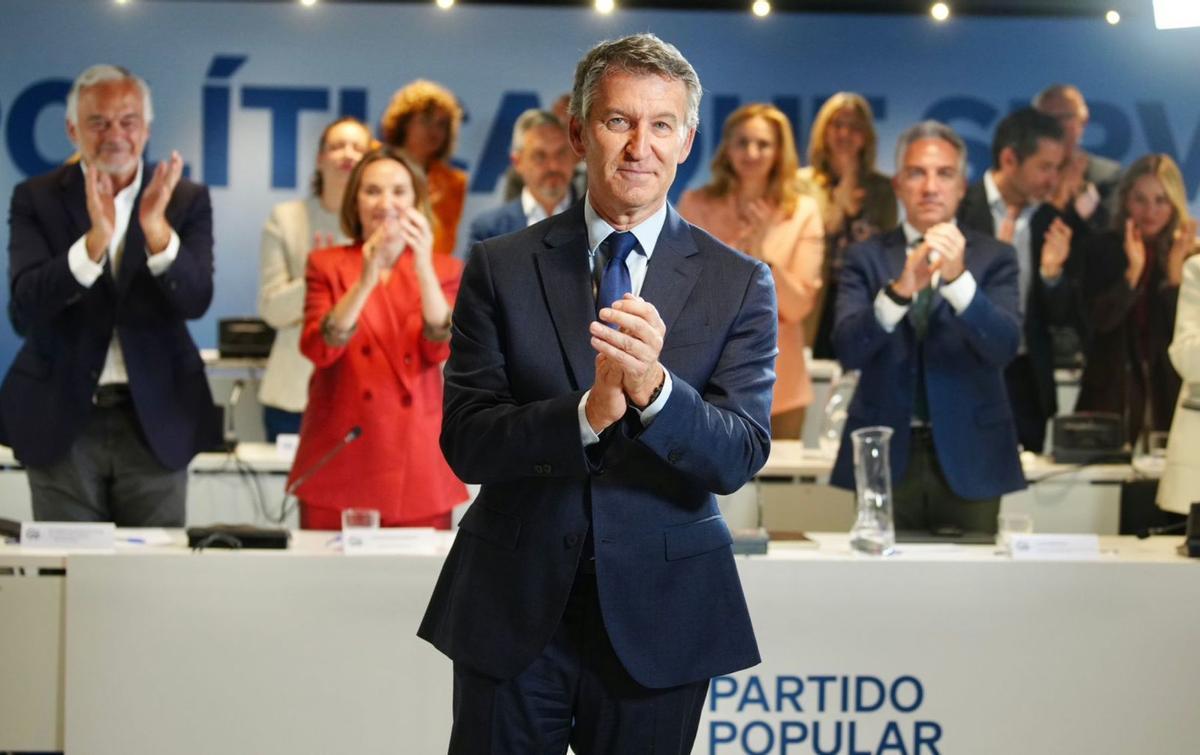 Feijóo convoca al juliol el congrés del PP per si hi ha avanç electoral Feijóo convoca al juliol el congrés del PP per si hi ha avanç electoral