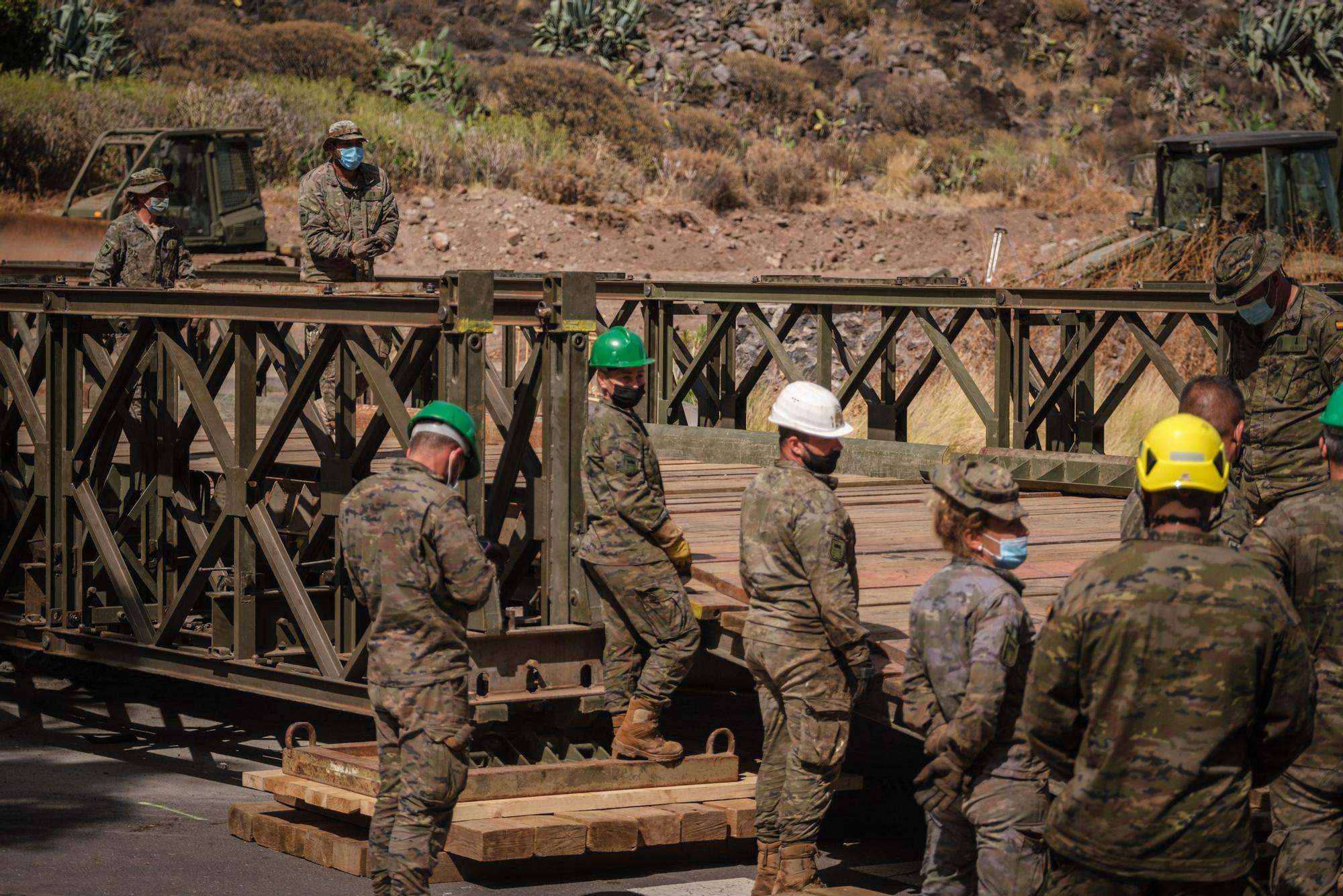 Tercer día del montaje del puente militar de San Andrés