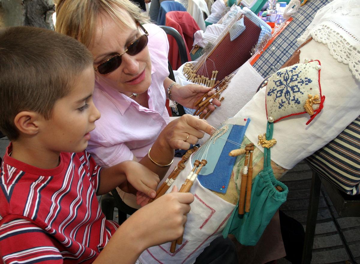 Mercè 2004. PUNTAIRES A LA RAMBLA SANTA MONICA