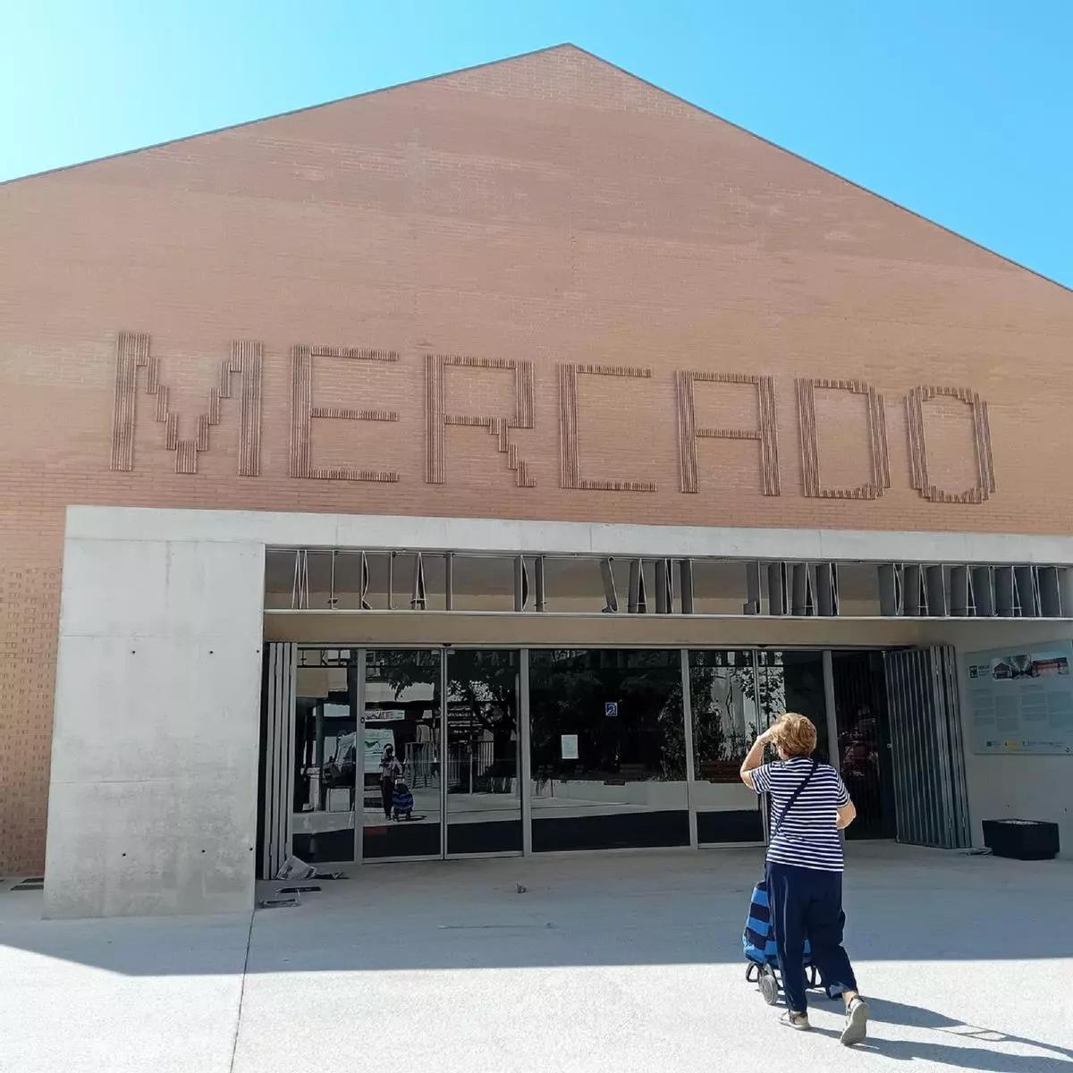 Fachada del mercado de Sant Joan