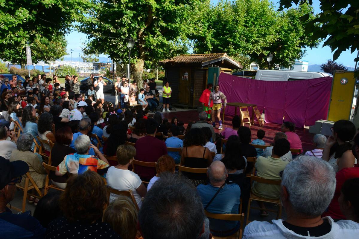 Teatro de calle y familiar con "Crunch 2", de Muu, y una performance sobre los 40 años de Teatro de Ningures.