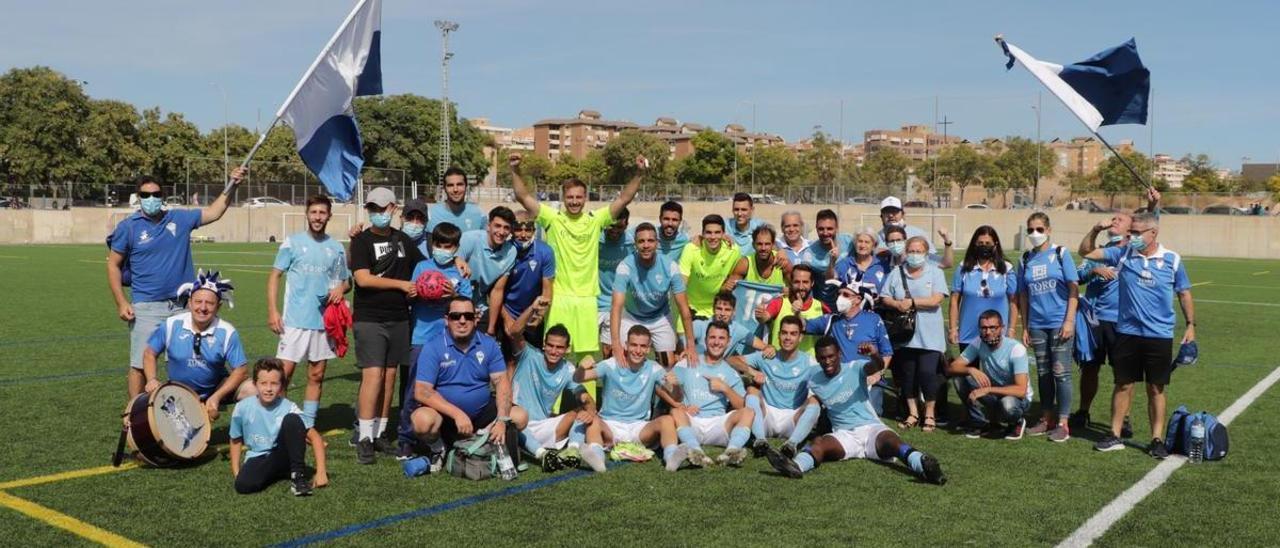 La plantilla del Alicante tras su victoria