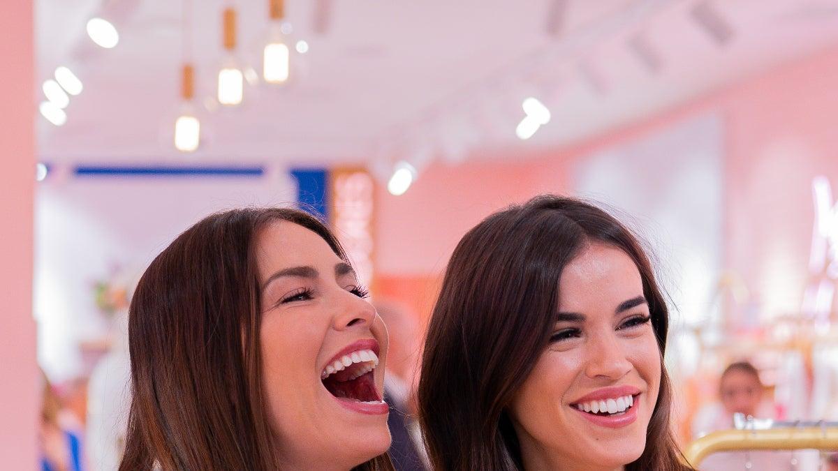 Marta Carriedo y Rocio Camacho, en la tienda de Naf Naf en Madrid