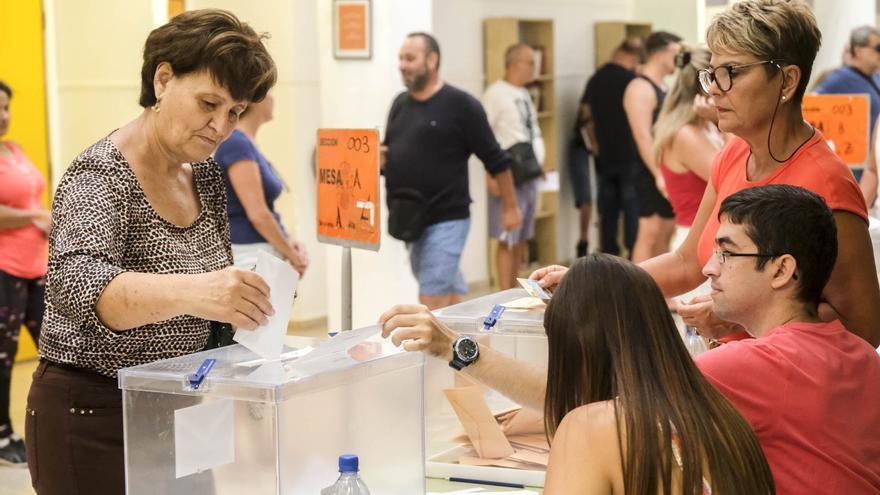 “Después de votar me voy a la playa; yo a poner una lavadora, que los domingos es más barata la luz”