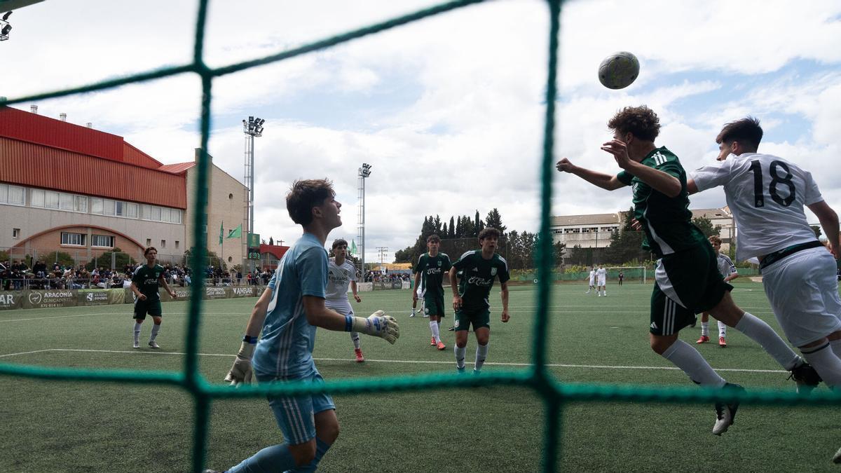 Partido entre el Casablanca y el Real Madrid en el Torneo Cesaraugusta de fútbol cadete