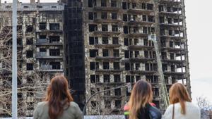 El edificio incendiado en Nou Campanar.