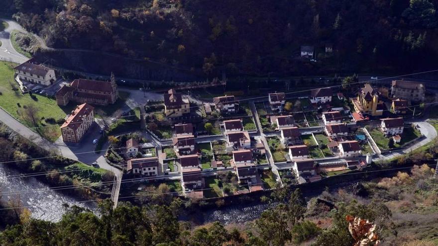 El poblado minero de Bustiello.