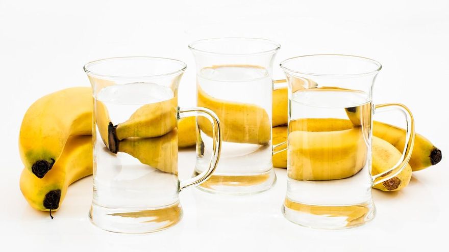 ¿Alguna vez has oído hablar del agua de plátano?  Estas son las propiedades de la bebida de moda para adelgazar