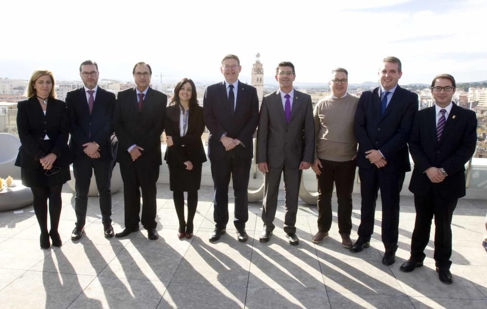 El president de la Generalitat, Ximo Puig, inaugura la nueva sede de Caixa Ontinyent