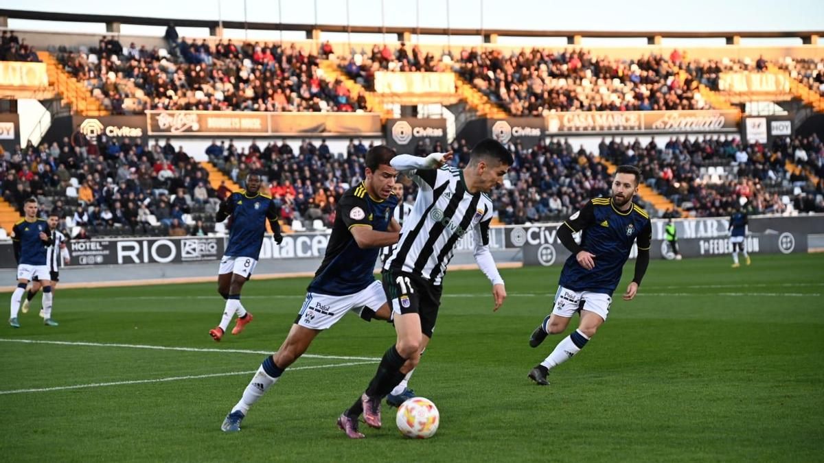 Alfaro, en un lance durante el encuentro ante el Talavera