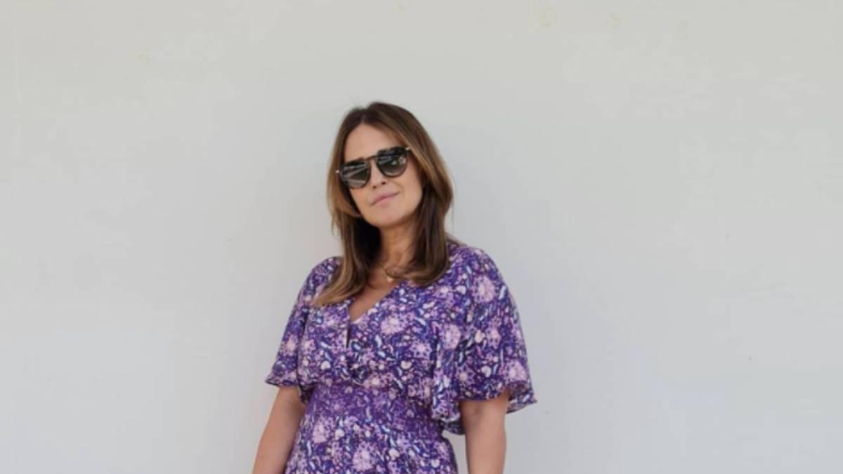 Paula Echevarría con vestido largo estampado y sandalias planas