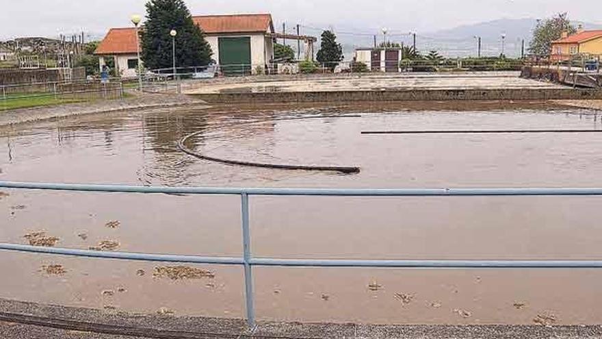 El rechazo a subir el agua pone en peligro que Aqualia asuma la EDAR de Cangas