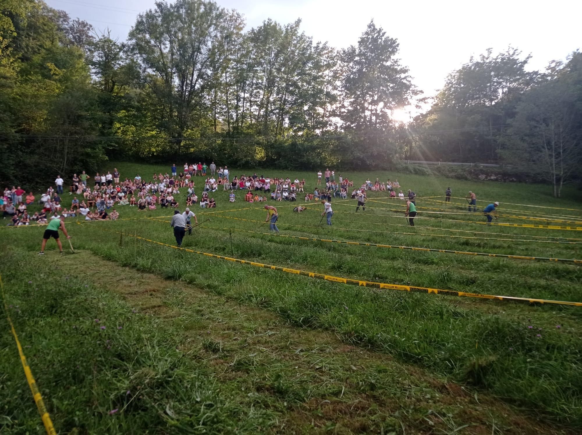 Fiesta del segador en Benia de Onís