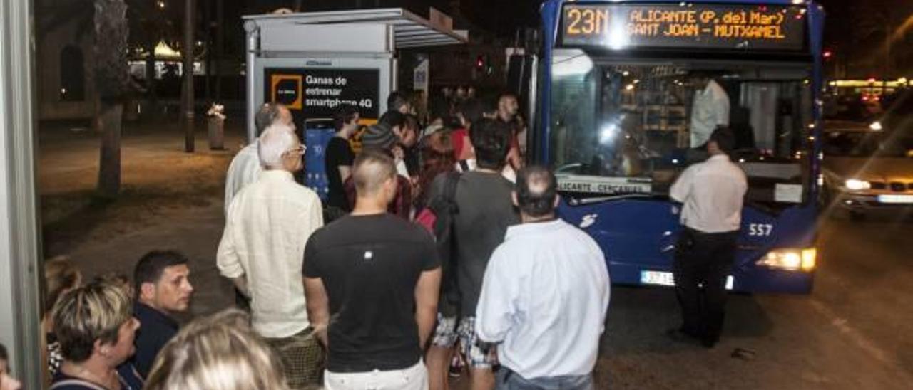 La huelga del tram afecta a 10.000 viajeros cada fin de semana