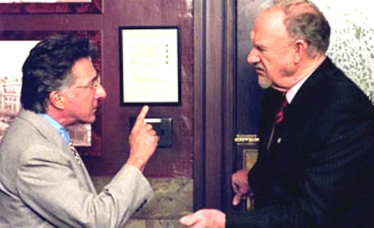 Gene Hackman y Dustin Hoffman, en una escena de la película El Jurado.