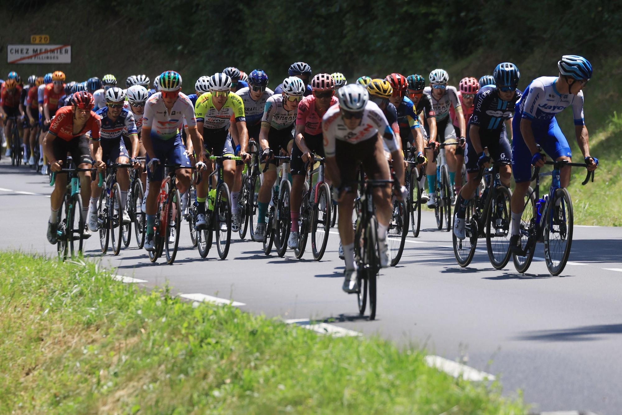 IMÁGENES | Las mejores imágenes de la etapa 14 del Tour de Francia