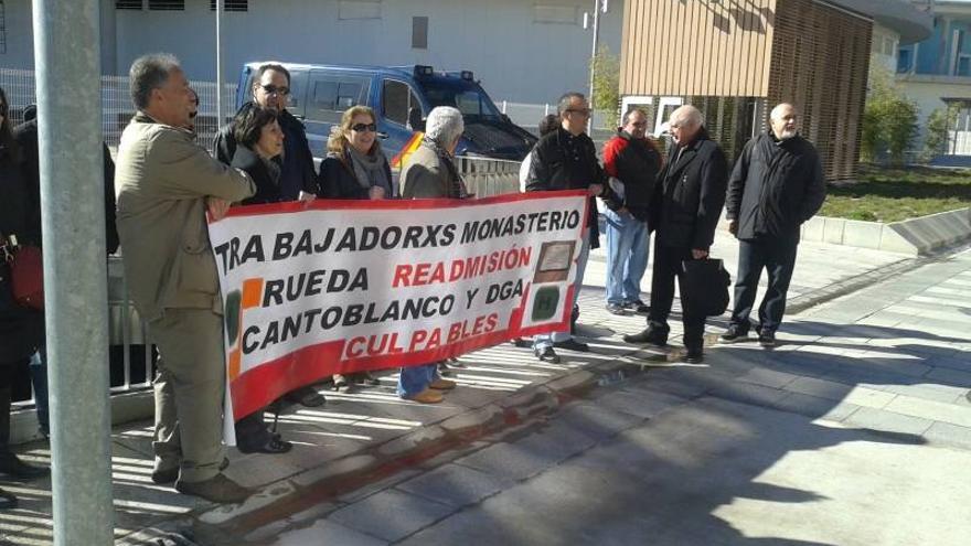 Trabajadores de Rueda protestan en Turismo