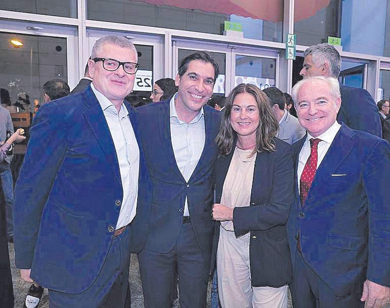 Jorge Aguadé, responsable de Comunicación de Air Nostrum; Miquel Miró, director de Desarrollo de Negocio de Levante UD; Loles Guido, relaciones externas y jefa comercial The Westin Valencia; y Antonio de Nó, director de Relaciones Internacionales de Air Nostrum.