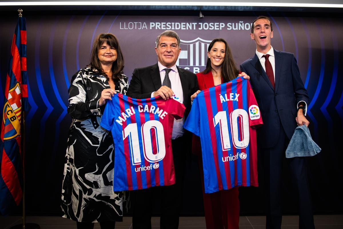 Marta Segú, presidenta de la fundación del Barça, Joan Laporta, Mari Carme Maza y Àlex Roca.