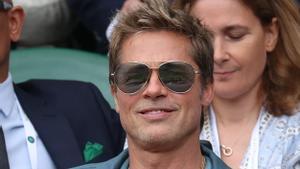 Brad Pitt, en la final de Wimbledon, que ha ganado Alcaraz, ha causado sensación por su belleza casi inmortal.