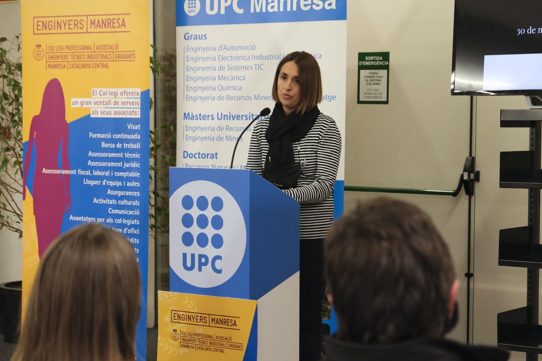 El campus de Manresa estrena una escultura de Rosa Argelaguet