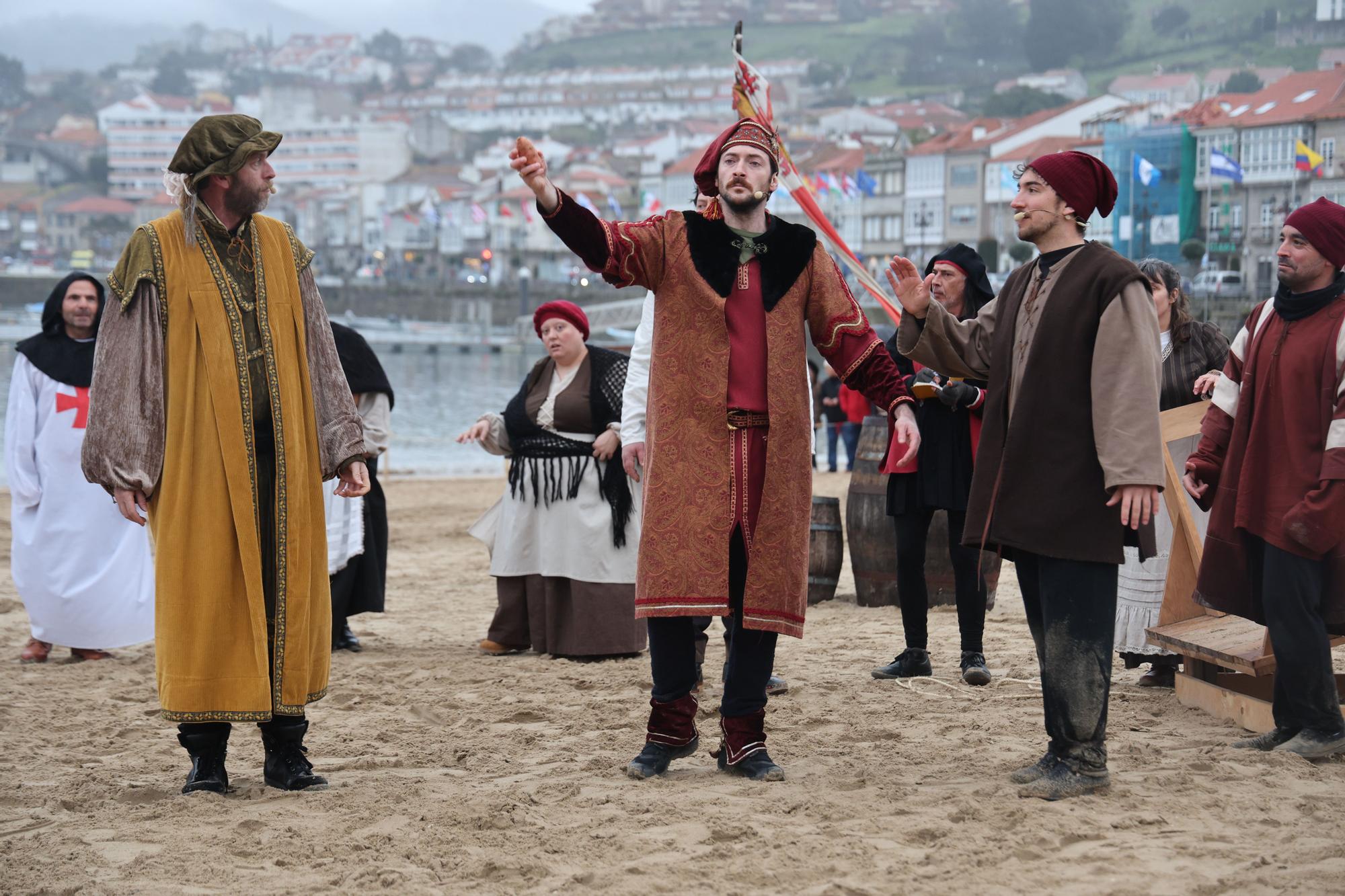 La representación teatral triunfó pese a la lluvia para luego trasladar el ambientazo de fiesta a las calles del casco histórico