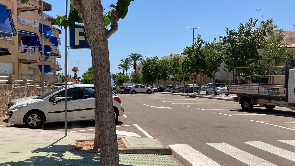 Esquina de la avenida de la Rambla con la calle Duque Ahumada donde fueron atendidos de los heridos antes de su traslado al hospital de Torrevieja