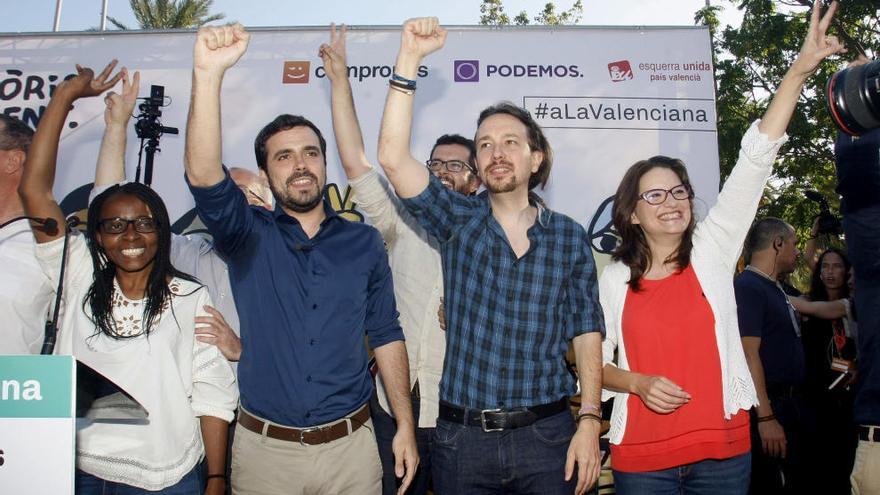 Garzón, Iglesias y Mónica Oltra durante la campaña.