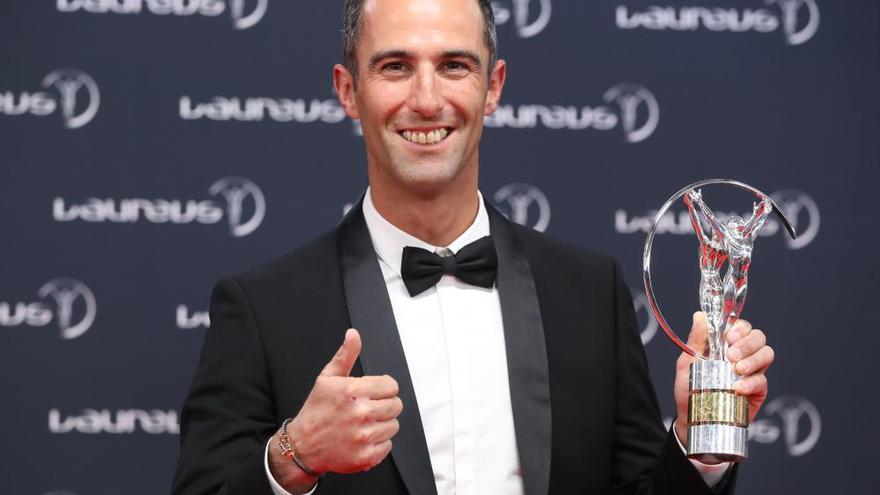 Roger Federer hace doblete en los premios Laureus
