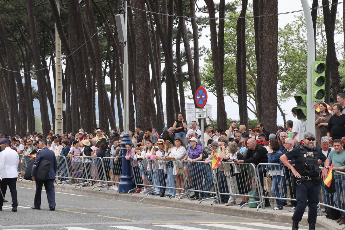 Vigo se rinde al desfile de la Fuerzas Armadas Vigo se rinde al desfile de la Fuerzas Armadas