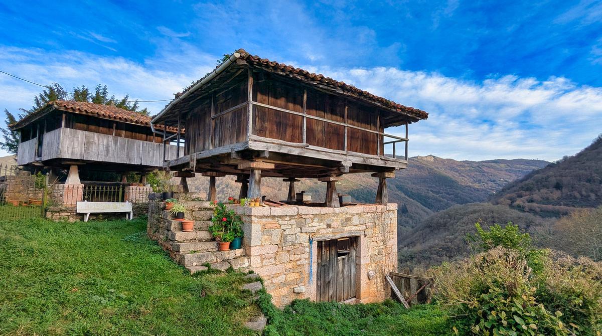 Paneras y hórreos, edificios típicos de Asturias