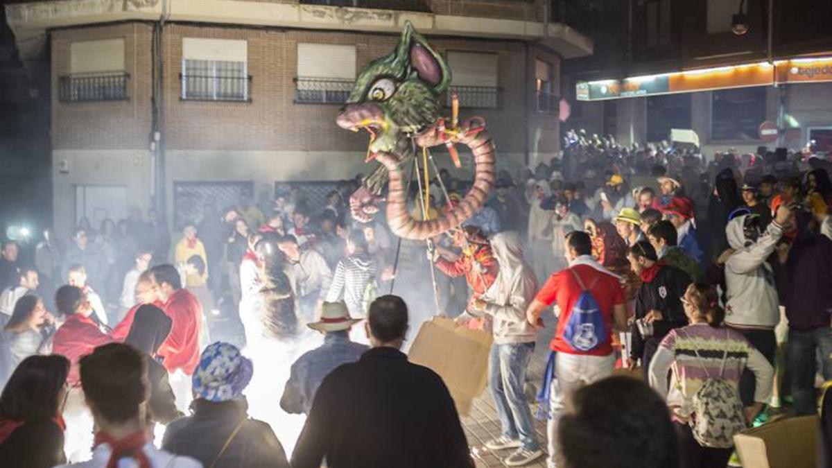 Uno de los espectácuos de Scura Splats en las fiestas del Toro Enmaromado en Benavente.
