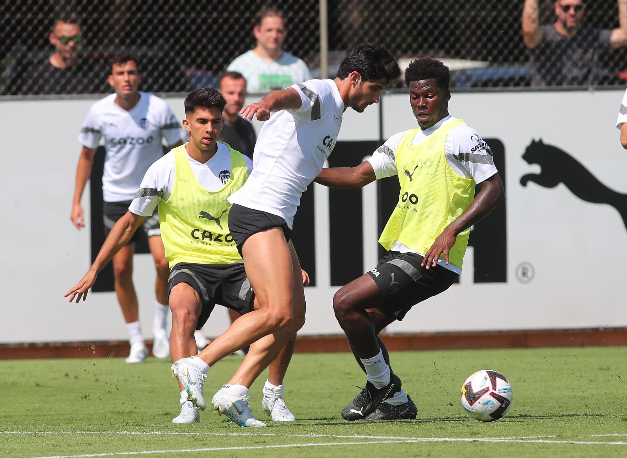 Las imágenes del entrenamiento de hoy del Valencia CF