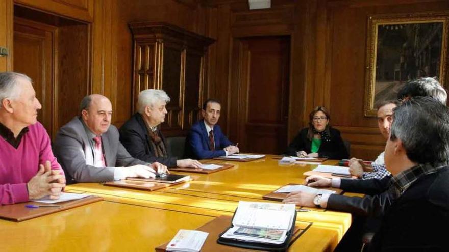 Reunión de la Mesa del Lechazo celebrada ayer en la Diputación Provincial de Zamora.