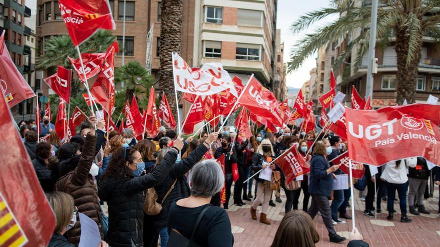 El convenio de limpieza de Castellón se enquista y el personal anuncia movilizaciones