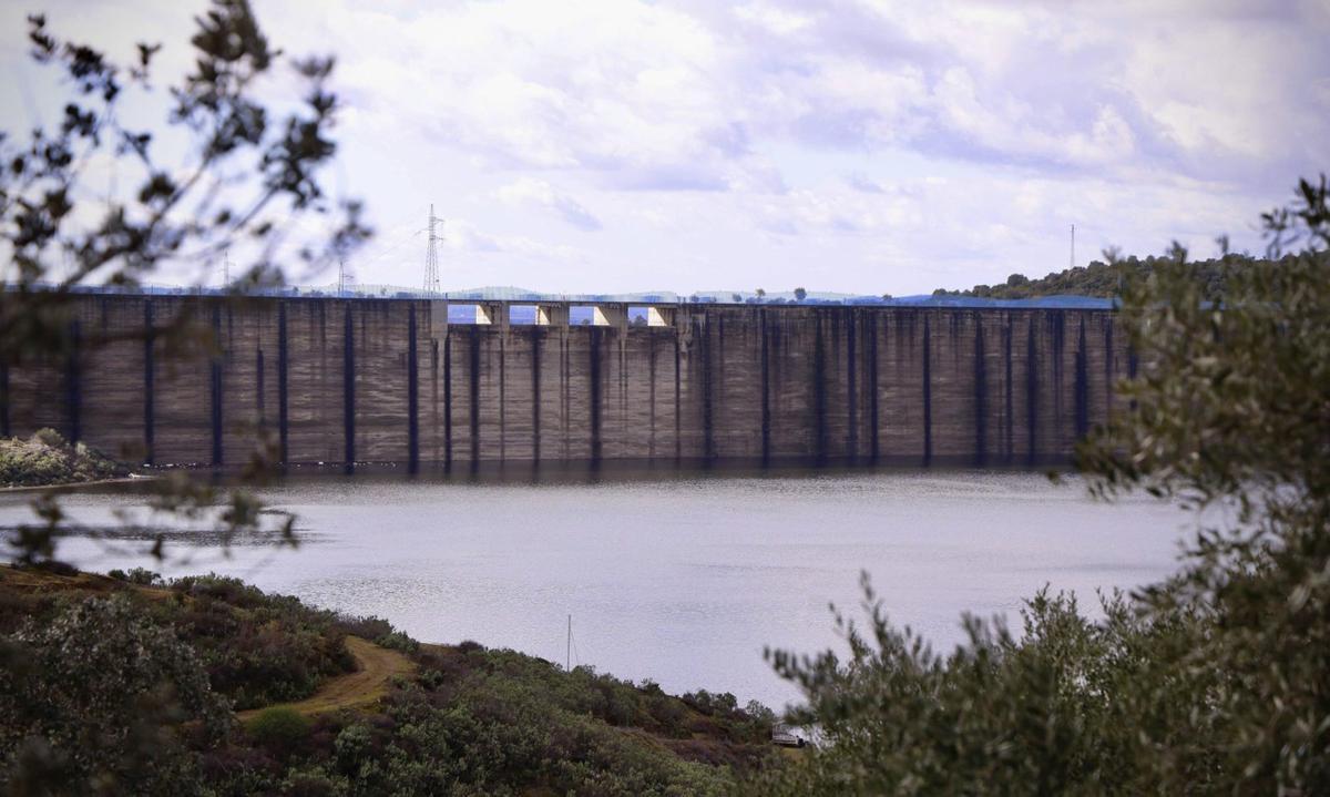 Imagen reciente del embalse de La Breña, uno de los de más reciente construcción de toda la provincia.  | MANUEL MURILLO