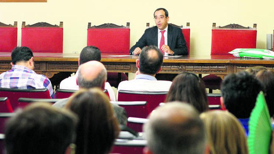 Los procuradores de Zamora durante la asamblea extraordinaria celebrada ayer.