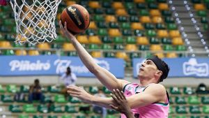 Kuric i Calathes, noves baixes per covid en el Barça