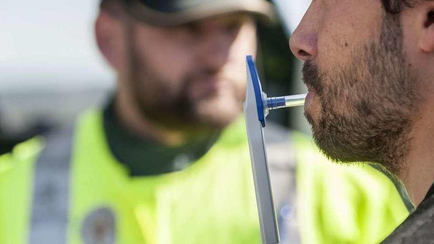 Un control de drogas en Ourense. // Brais Lorenzo