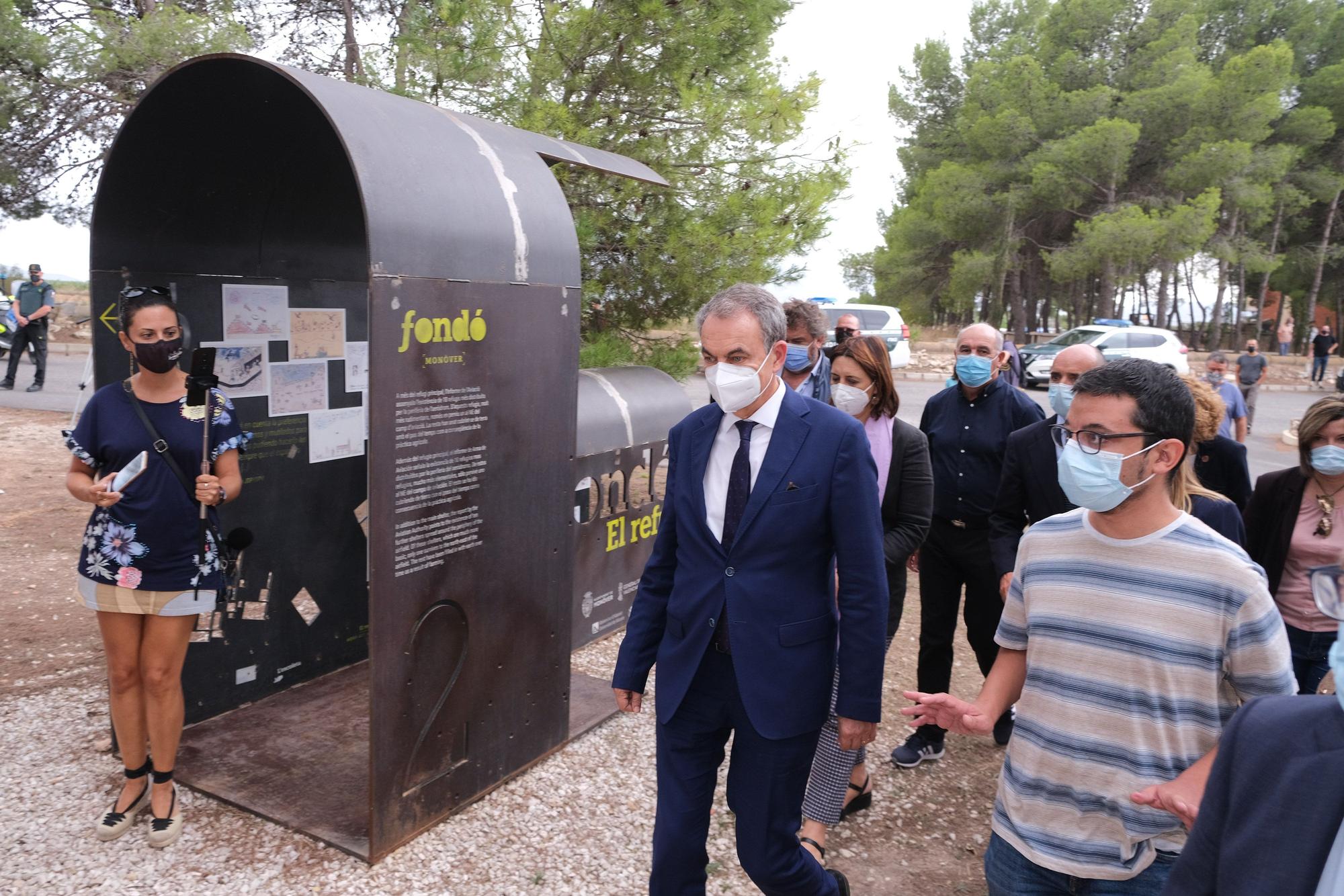 Visita del expresidente Jose Luis Rodríguez Zapatero al Fondó de Monóvar, última sede del gobierno Republicano