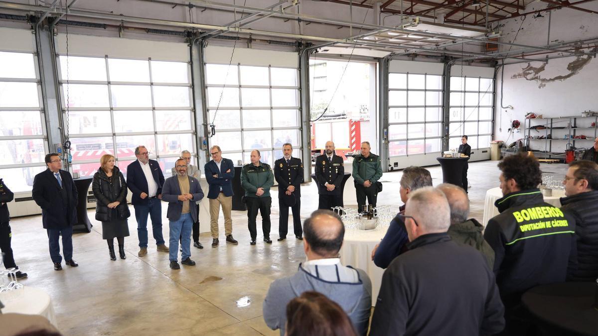 El SEPEI de Cáceres celebra el acto en honor a San Juan de Dios y reconoce la labor de los bomberos